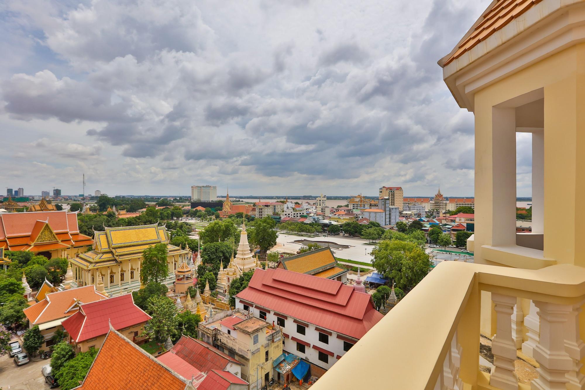 Palace Gate Hotel & Residence Phnom Penh Exterior foto